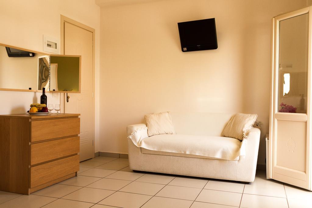 Hotel Rena Períssa Eksteriør bilde